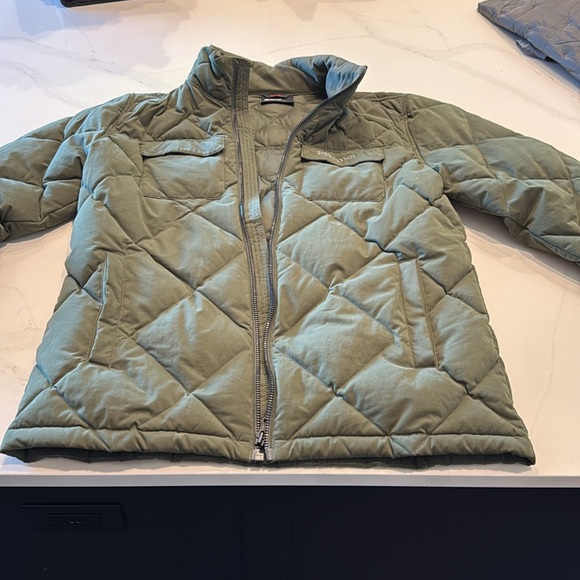 Marmot. Quilted down jacket. Dark Green. Worn less then 5x. Basically brand new - Picture 1 of 5